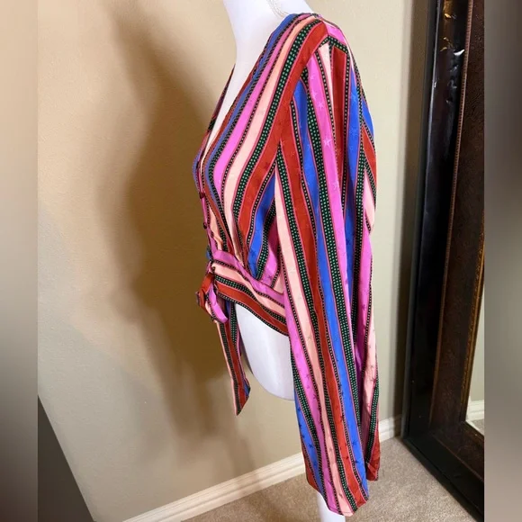 NWT Topshop cropped Multicolor Tie-Front Blouse with flare sleeves size … - Picture 6 of 12